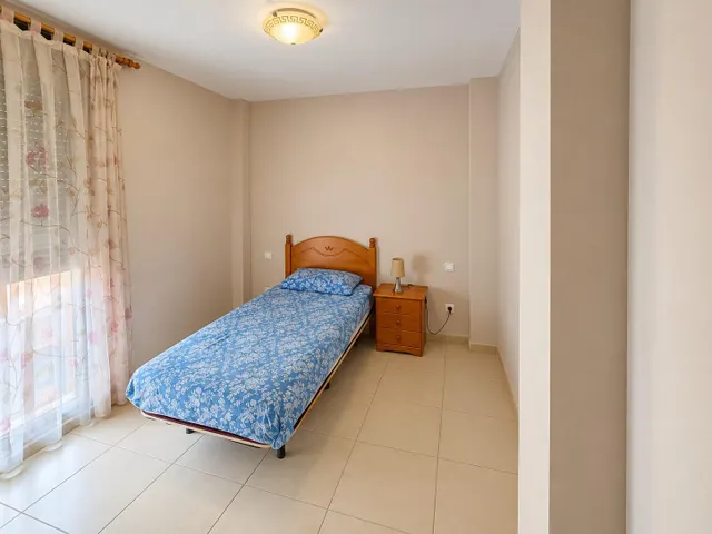 Piso de 3 dormitorios con garaje y ascensor en Marpequeña, Telde — 19