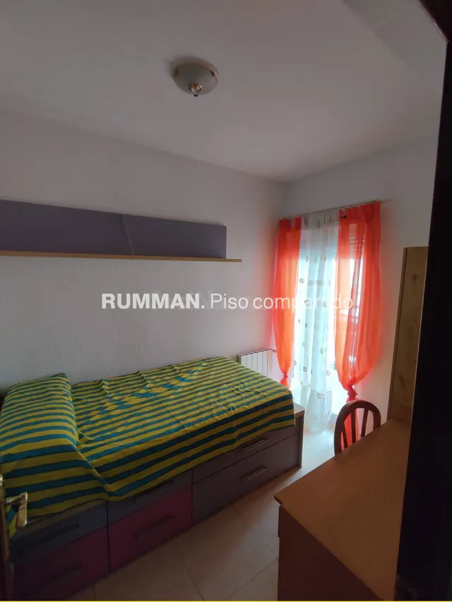 EST/ Piso amueblado para ESTUDIANTES con CUATRO dormitorios  - foto 5
