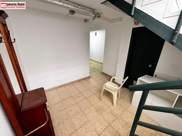 ¡Amplio local comercial con patio y accesibilidad para todos! — 11