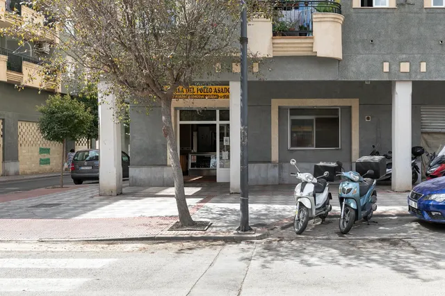 Oportunidad en Atarfe, local de origen de 222m2 — 18