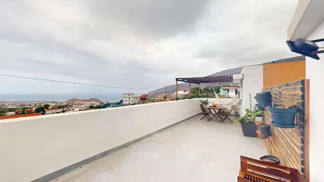 Piso con terraza y terreno en Guimar — 38