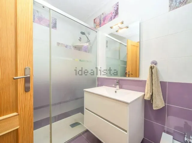 Duplex reformado junto al paseo marítimo y el parque Reina Sofía. — 26