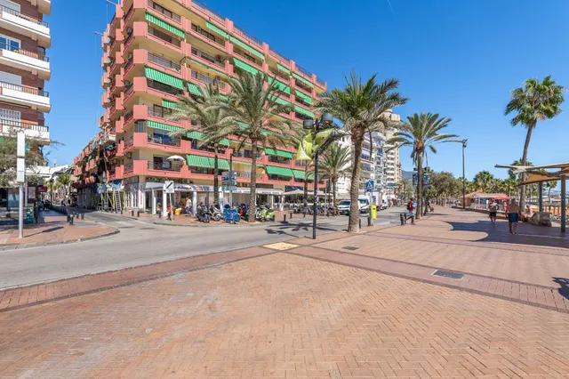 Piso con gran terraza de 29 m2 en segunda línea de playa – Fuengirola — 34