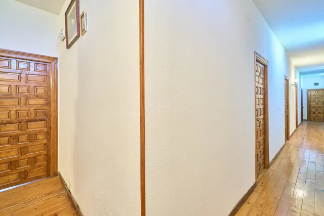 Edificio hotelero en venta en Calle Calleja — 17