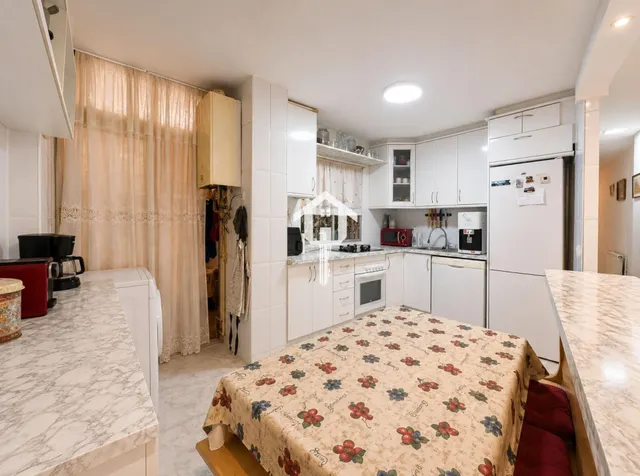 Espectacular piso de 3 habitaciones con patio y aire acondicionado en zona campoamor de Alicante — 15