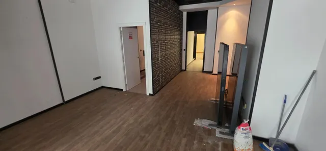 LOCAL COMERCIAL ACONDICIONADO DE 350 METROS EN PLENA — 18