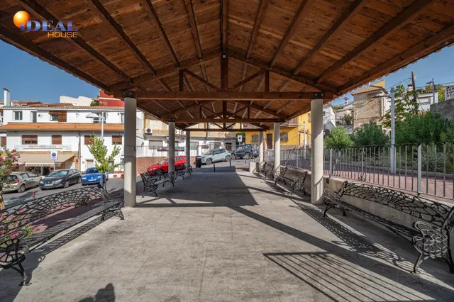 Amplio Local Comercial en Monachil - Oportunidad Única — 3