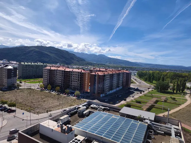 Amplio y Luminoso Piso en La Rosaleda, Ponferrada - €169.000 — 9