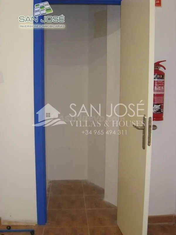 Inmobiliaria San Jose alquila un estupendo local comercial e - foto 5