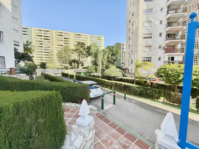 Ático con amplia terraza de 154 m2 y vistas panorámicas en los boliches, Fuengirola — 33