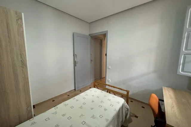 ALQUILER  habitaciones ESTUDIANTES CENTRO — 32