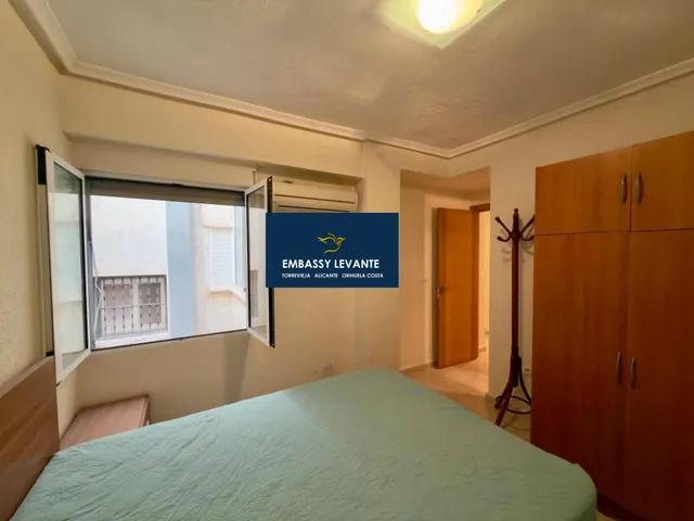 VENTA de DOS LOCALES en ZONA PREMIUM de OCIO  + vivienda de tres dormitorios  ZONA CENTRO PASEO MARITIMO — 8