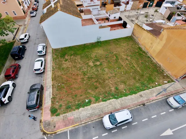 Terreno urbano con proyecto para 3 viviendas unifamiliares - foto 2