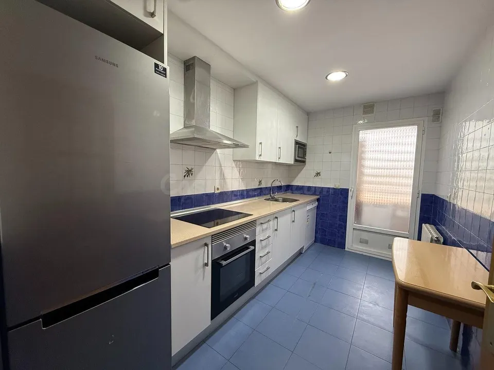 MAGNÍFICA VIVIENDA EN PASEO CONDES DE BARCELONA