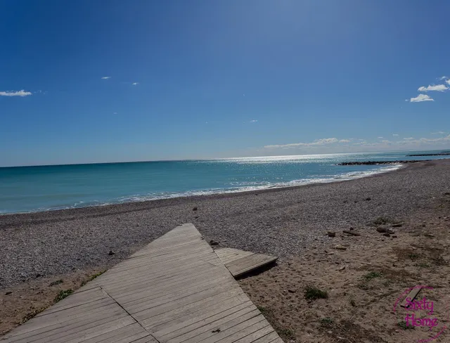 Vivienda SIN ASCENSOR de cuatro dormitorios en segunda línea de playa — 41