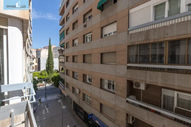Amplia vivienda en pleno centro de Granada — 29