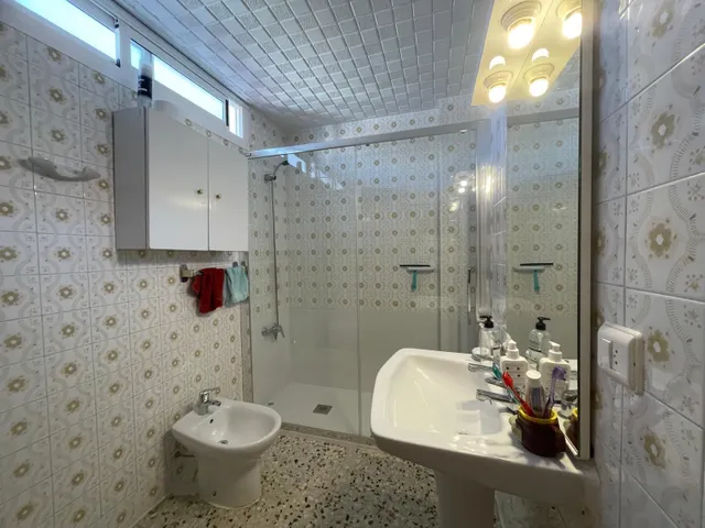 Ático de 3 dormitorios con amplia terraza y vistas al mar en Guardamar del Segura — 23