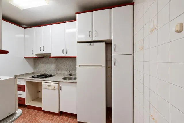 Piso exterior de 111 m2 con 4 dormitorios, garaje y trastero en Av Juan Antonio Perea — 22