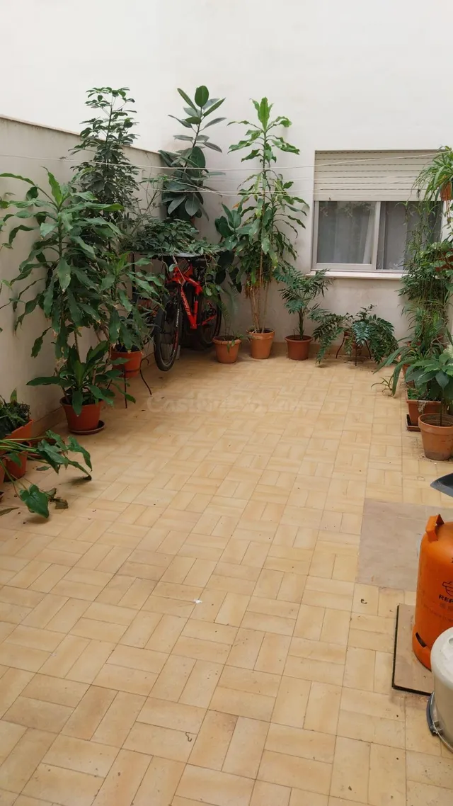 Oportunidad única: vivienda con balcón y galería privada - foto 4