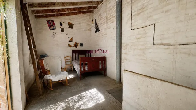 AMPLIA CASA CON 4 habitaciones, PATIO Y TERRAZA PARA REFORMAR EN ASPE. — 33