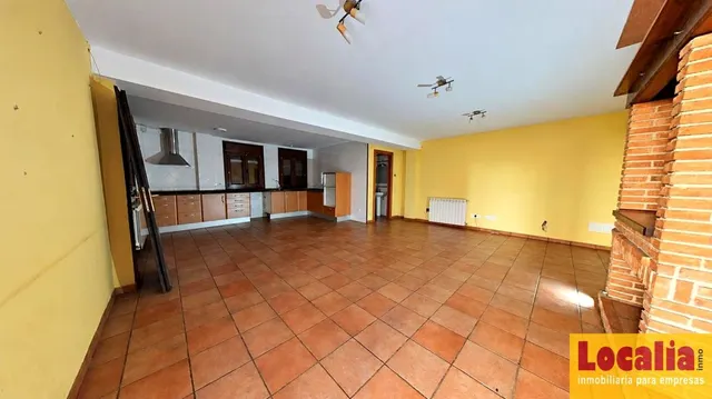 CHALET: AMPLITUD, LUZ Y CARÁCTER JUNTO A LA COSTA CÁNTABRA - foto 5