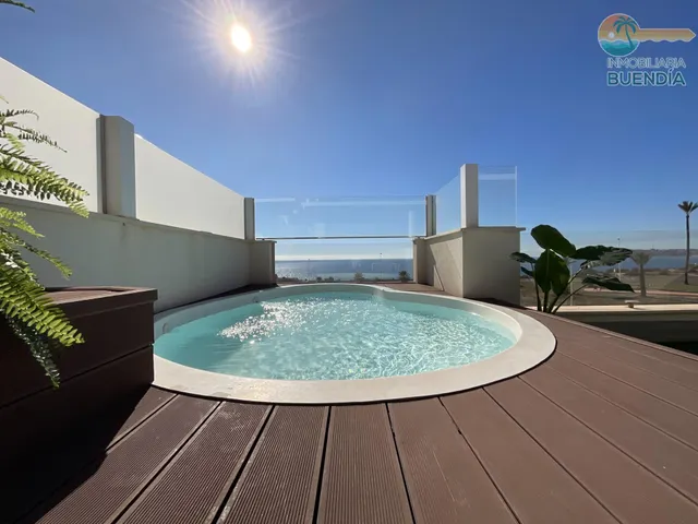 Ático  con vistas al mar  en el alamillo — 28