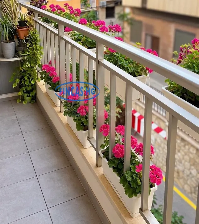 Estupenda y encantadora vivienda situada a pocos metros de l - foto 2