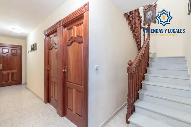Complejo industrial con vivienda en Alhendín con 2500 metros cuadrados — 23