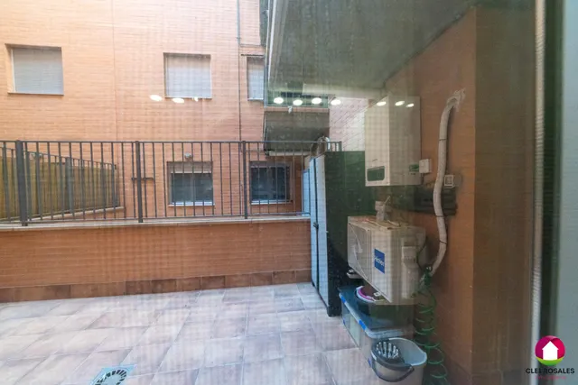 VIVIENDA DE PROTECCIÓN OFICIAL — 41