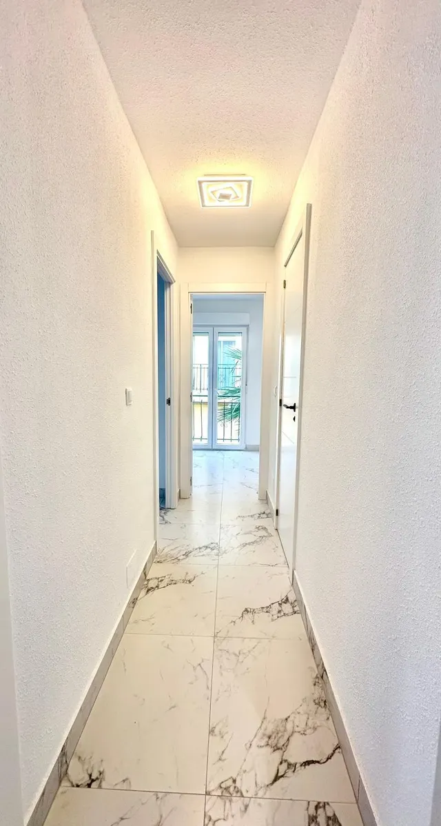 ☀️ ¡TU NUEVO HOGAR JUNTO AL MAR! 3 DORMITORIOS + REFORMA RECIENTE + ENTRADA PRIVADA — 7