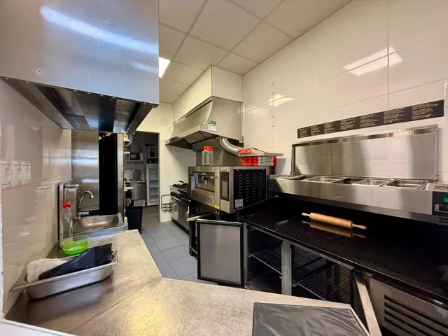 Local comercial 101m² en venta - Los secanos — 44
