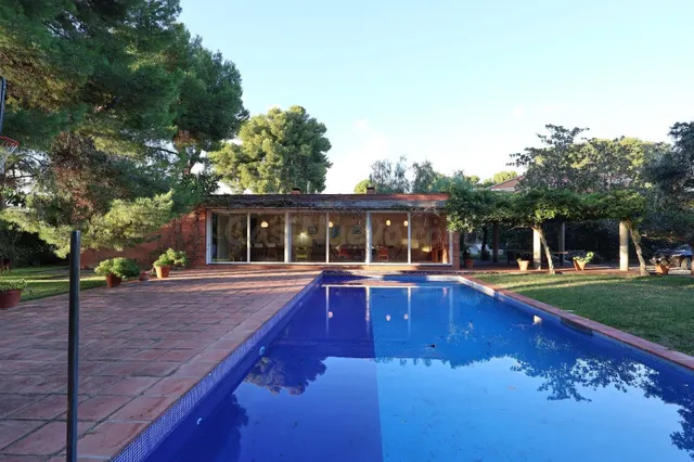 Dos viviendas independientes y piscina compartida
