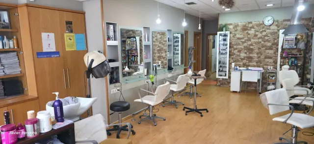 SALÓN DE PELUQUERIA CENTRO DE ESTÉTICA EN TRASPASO - foto 2