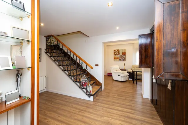 CHALET DE ENSUEÑO EN URB. VIÑA DEL REY, OTURA — 24