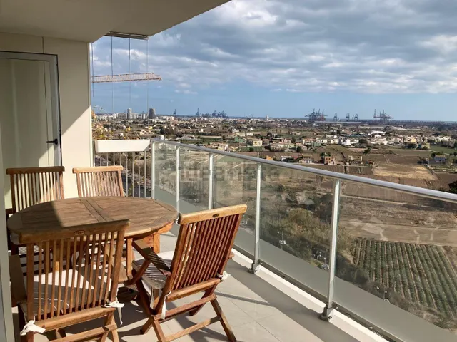 Espectacular piso con terraza y garaje en Ciudad de las Arte