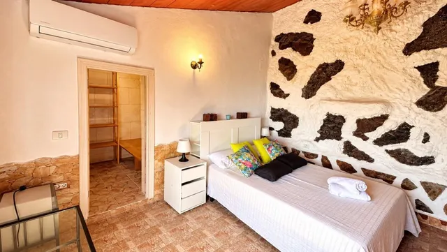 Finca exclusiva en Vilaflor · 2 viviendas, viñedo, bodega y piscina — 53