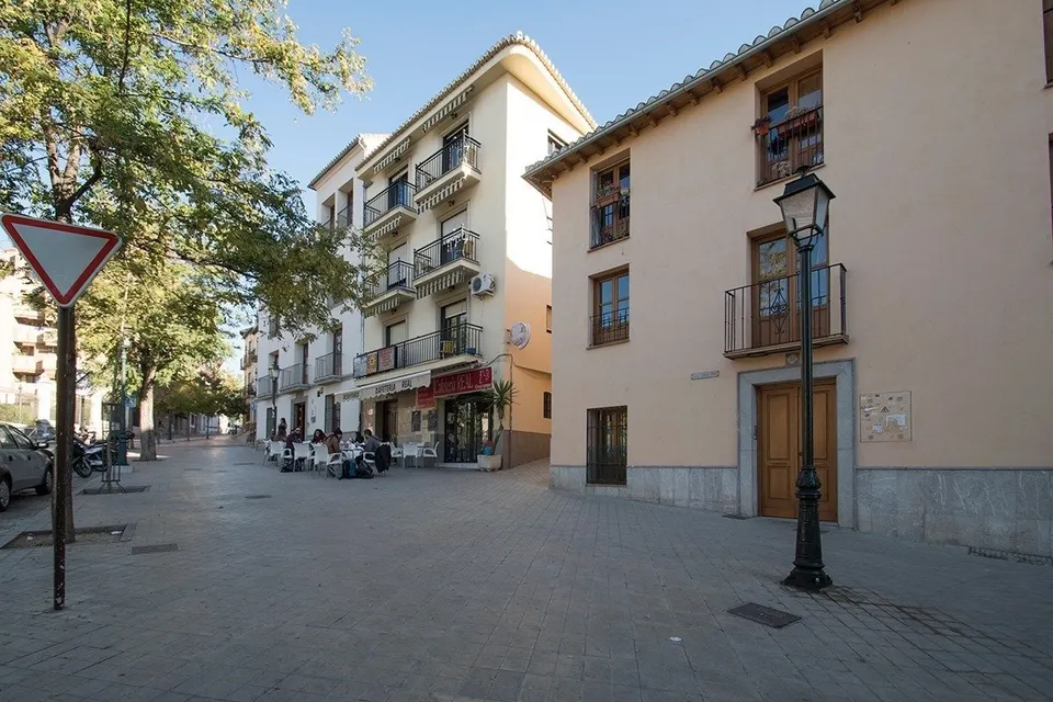 SOLAR URBANO PLURIFAMILIAR