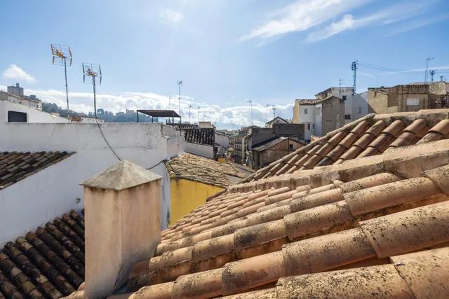 ÁTICO CON TERRAZA Y VISTAS ESPECTACULARES EN CALLE ELVIRA — 24