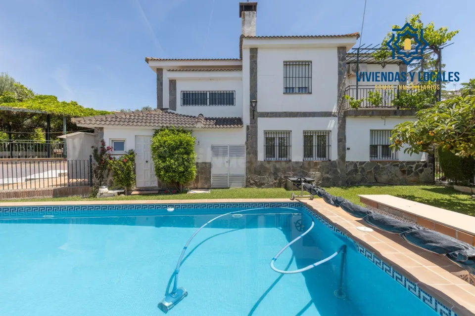 Vivienda Exclusiva en Urbanización Viñas del Rey – Otura