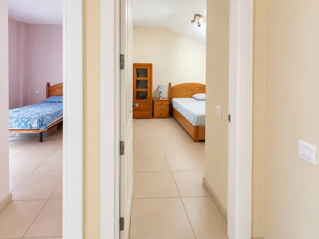 Piso de 3 dormitorios con garaje y ascensor en Marpequeña, Telde — 17