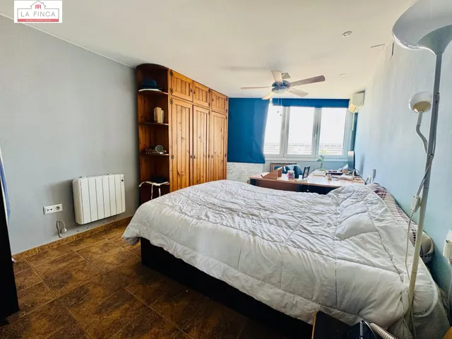 2 dormitorios con piscina y parking a 150m de la playa — 14