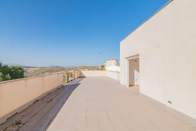 EDIFICIO EN VENTA EN MORALEDA DE ZAFAYONA — 12