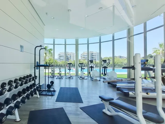 Amplio Apartamento en Esquina en Planta Baja con Terraza Acristalada y Jardín Privado en Green Hills — 41