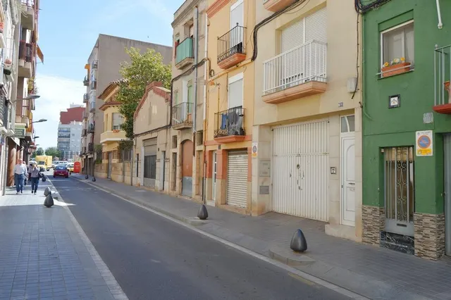 Plaza de parking en centro de Reus (calle Roser) — 4