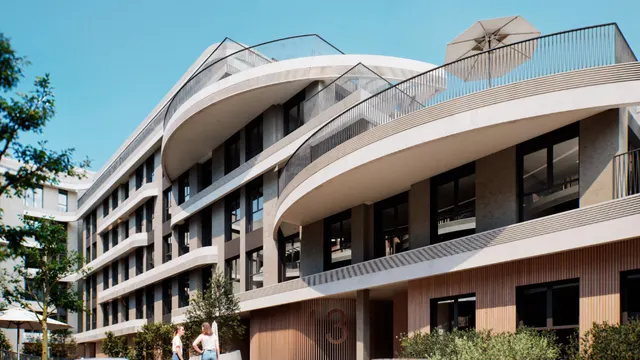 PRIME LOCATION IN MALAGA — 18