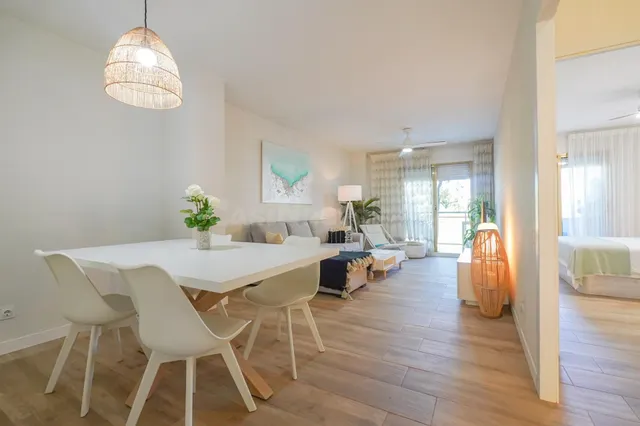 Piso reformado en Cambrils con piscina y parking incluido — 2