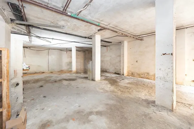 VENTA DE LOCAL DE 179 M2 EN GRANADA (ZONA SAN FRANCISCO) - foto 3