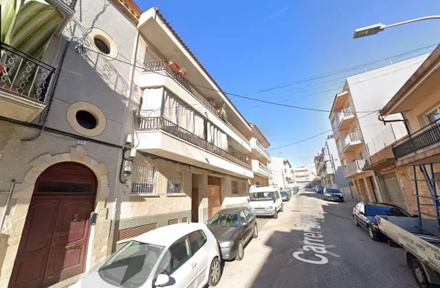 Se vende piso OKUPADO en Calafell (Tarragona) - foto 2