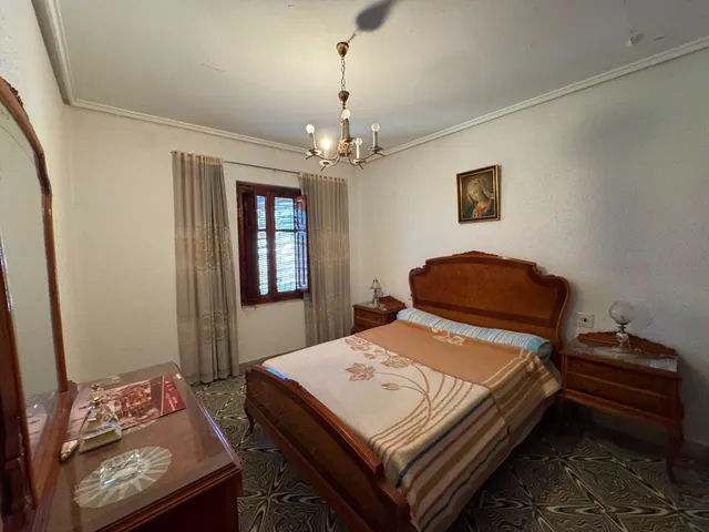 CASA CON EXCELENTES VISTAS EN EL CASCO ANTIGUO DE LLIRIA — 16