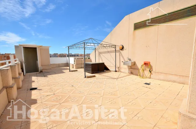 ¡PLAYA DE SAN JUAN! ÁTICO ALTO EN RESIDENCIAL CON PISCINA Y DOS TERRAZAS — 24